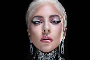Lady Gaga lança marca de maquiagem