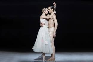 « Couturiers de la danse » : l’immanquable exposition qui rend hommage aux liens d’amitié entre la mode et le ballet
