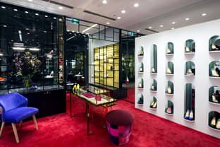 Вместо бутика Christian Louboutin в Москве откроется магазин Team Putin