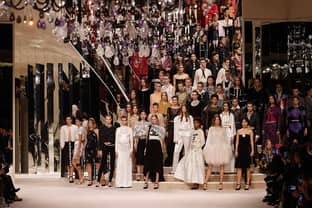 Les métiers d'art de Chanel défilent dans un décor signé Sofia Coppola