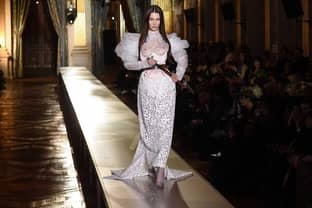 Paris Fashion Week : Vivienne Westwood imagine un workwear Belle époque