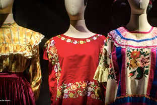 Los vestidos de Frida Kahlo se pueden apreciar en línea