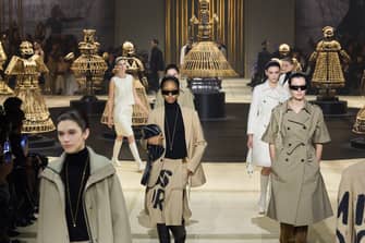 À New York, Dior entre émancipation et glamour, façon âge d'or d'Hollywood