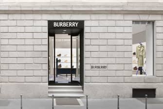 Burberry Group plc krimpt in boekjaar 2024 door vertraagde vraag naar luxe