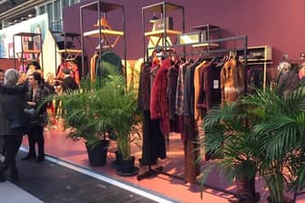 Kleur stoot donkere tinten van de troon tijdens wintereditie Modefabriek