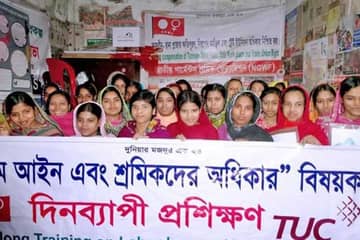 Bangladesh: female garment workers acquire leadership skills