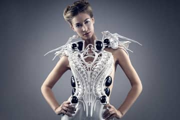Robotic fashion: Wear your heartbeat on your sleeve
