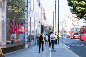 UK footfall declines for second consecutive week