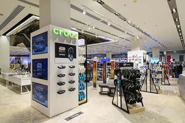 Crocs открыл концептуальный магазин в универмаге «Цветной»