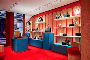 Christian Louboutin inaugure un pop-up store dédié à ses collections de maroquinerie