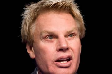 CEO Abercrombie & Fitch Mike Jeffries steps down