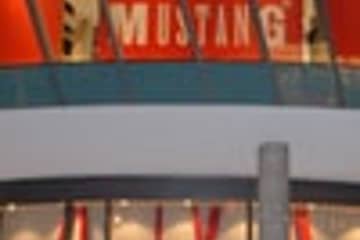 Mustang baut Einzelhandelsnetz aus