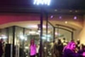 H&M ouvre ses portes sur les Champs-Elysées