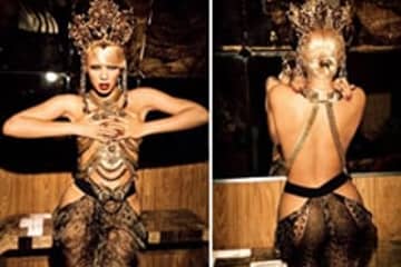 Beyonce wears Farah crown