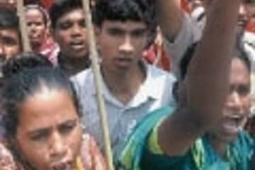 Unruhen in Bangladesch nach Gebäudeeinsturz