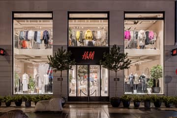 Geschlossene Läden: Textilkette H&M schreibt Quartalsverlust