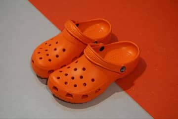 Crocs steigert Jahresumsatz um fast 13 Prozent