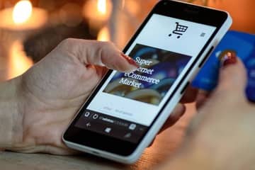 UK online sales drop 7 percent since retail reopening