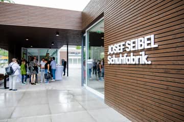 Josef Seibel eröffnet „5G“ Schuhfabrik in Hauenstein