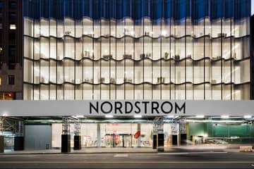 Nordstrom vuelve a beneficios y eleva previsiones para el resto del año