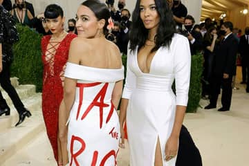 “Tax the rich”: el vestido de Alexandria Ocasio-Cortez ha hecho hablar de política