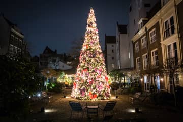 Claes Iversen creates couture Christmas tree for Pulitzer Amsterdam