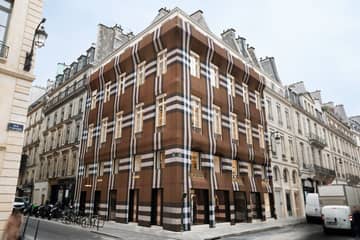 In Karomuster gehüllt: Burberry eröffnet Flagship-Store in Paris 