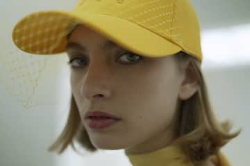 Vídeo: Menchén Tomàs y su “edad dorada” FW22 en la 080 Bcn Fashion