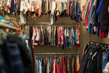 Leger des Heils ReShare en Dobbi openen meer dan 800 kledingdonatiepunten