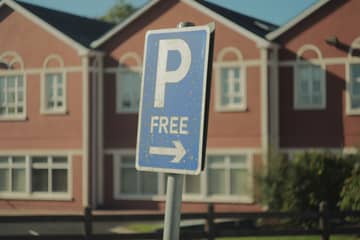 Belgische stad Kortrijk gaat parkeergeld shoppers terugbetalen