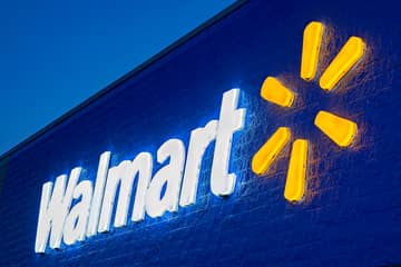 Walmart recorta previsiones golpeada por la inflación