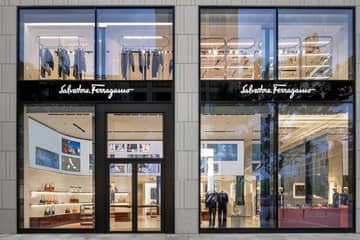 Inspiriert von Regenbogen-Sandale: Salvatore Ferragamos Wiedereröffnung des Frankfurter Stores