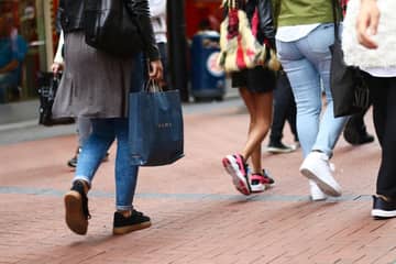 ‘Dertig procent Nederlanders winkelt minder door inflatie’
