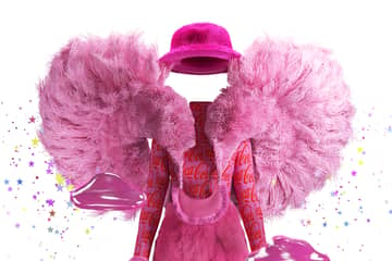 DressX s'associe à Coca-Cola Créations pour lancer une collection de vêtements numériques