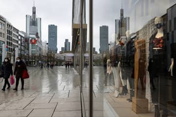 Deutsches Konsumklima hellt sich auf niedrigem Niveau weiter auf