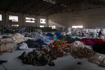 ‘Slechts 6,6 procent van Europees textielafval wordt hergebruikt of gerecycled binnen Europa’