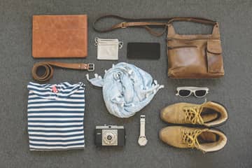 La maleta de una trotamundos: "lo que llevas puesto y un outfit más"