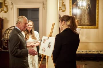 König Charles III: Wie der neue König Nachhaltigkeit und Bildung in der Mode unterstützt