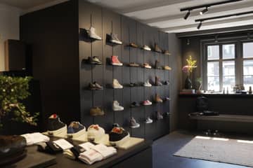 Kijken: Iconische denimwinkel Tenue de Nîmes opent eigen schoenwinkel 