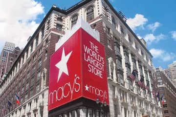 Macy's banks on turnaround, ups earnings forecast