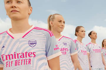 Pour Adidas, Stella McCartney conçoit les tenues de l'équipe féminine de football d'Arsenal