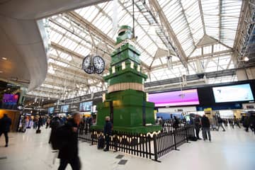 Kate Spade unveils 10-metre Christmas tree in London