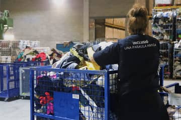 Cáritas pone en marcha en Sabadell uno de los mayores centros de tratamiento textil de Europa 