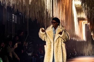 Ronaldinho desfila para Kidsuper Studios en la Semana de la Moda masculina de París