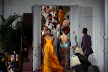Realist:innen und Träumende konkurrieren auf der Haute Couture Woche in Paris