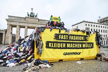 „Kleider machen Müll!” – Greenpeace Protest zur Berlin Fashion Week