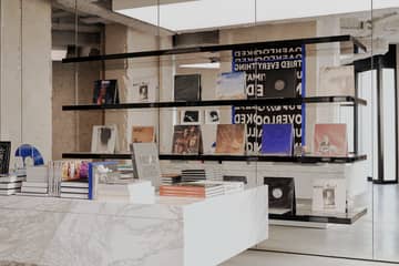 Uitbreiding van het merk-universum: Saint Laurent opent een eigen boekenwinkel