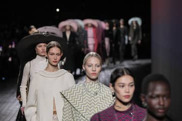 Film mit Penélope Cruz und Brad Pitt eröffnet Chanel-Show in Paris