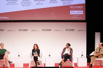 Decoded fashion : le luxe devient business sur le web