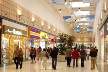 Посещаемость торговых центров в России упала